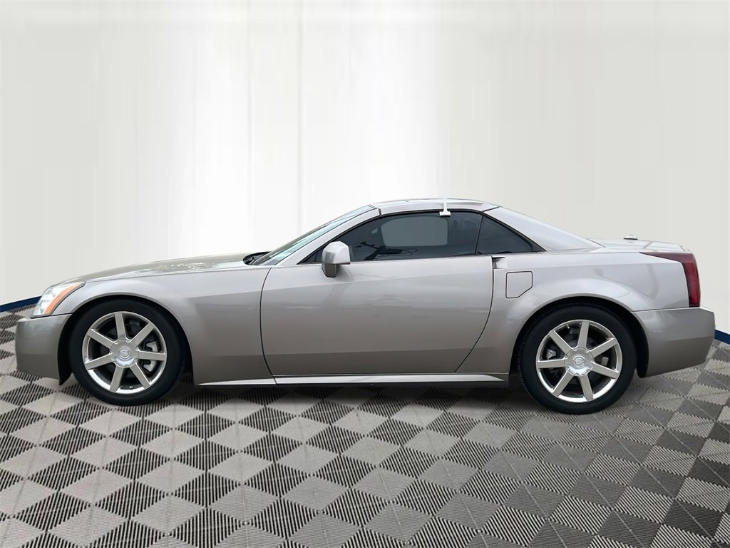 Used 2005 Cadillac XLR image 2