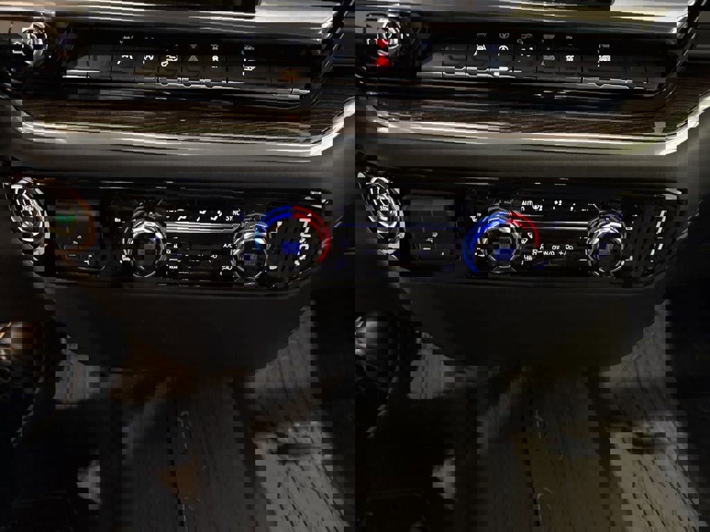 New 2026 GMC Sierra 1500 SLE w/ LPO, GMC Protection Package image 24