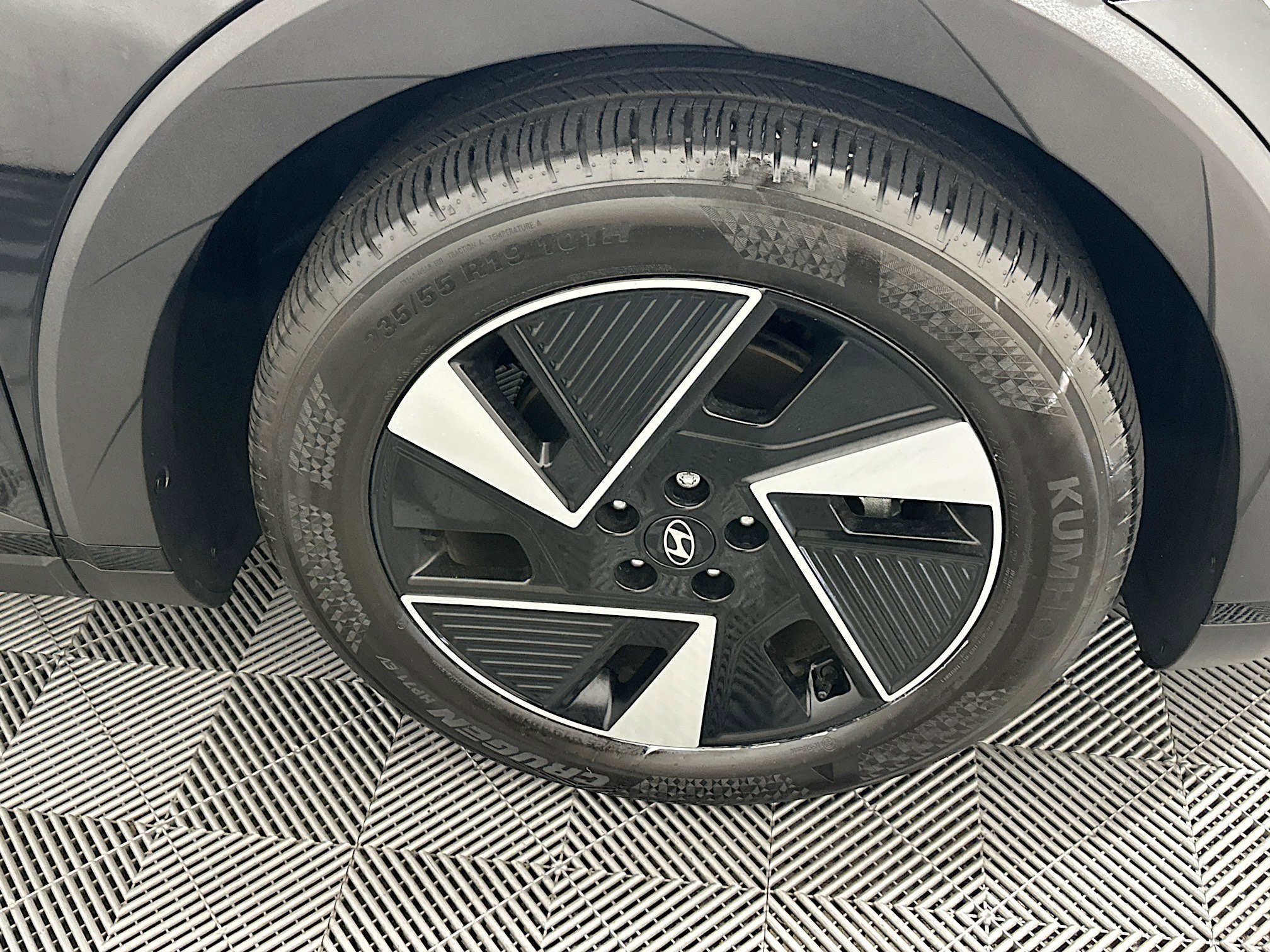 Used 2025 Hyundai Ioniq 5 SE image 11