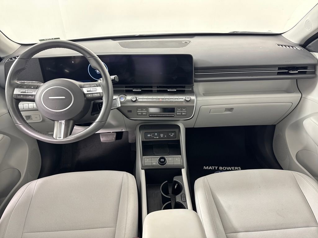 Certified 2025 Hyundai Kona SEL image 32