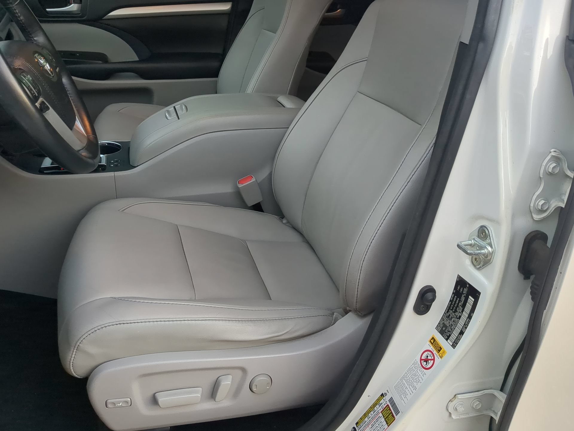 Used 2017 Toyota Highlander XLE AWD/4WD image 59
