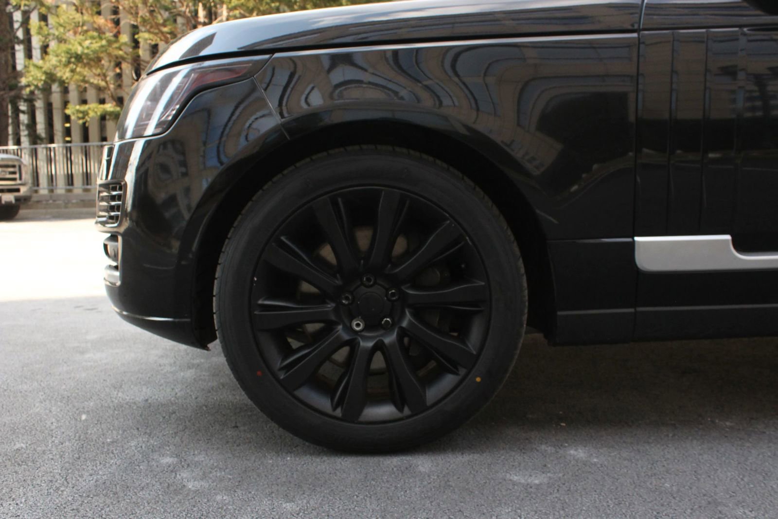 Used 2016 Land Rover Range Rover Supercharged AWD/4WD image 11