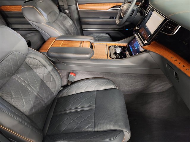 Used 2024 Jeep Grand Wagoneer Series III image 3