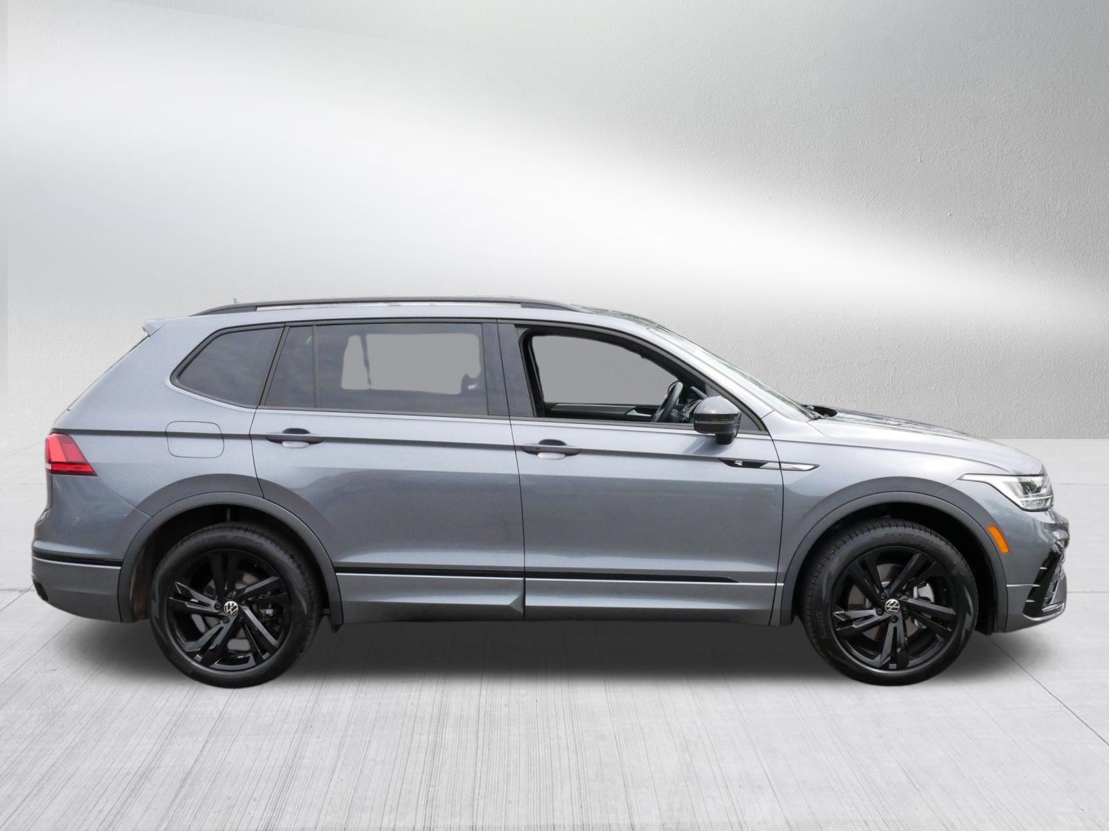 Certified 2023 Volkswagen Tiguan SE R-Line AWD/4WD image 8