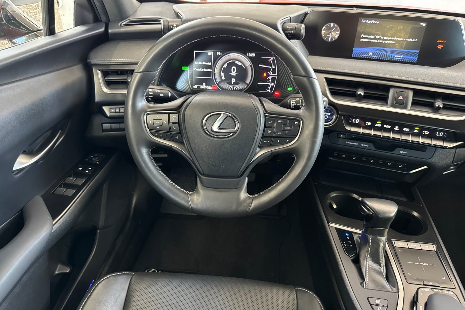 Used 2019 Lexus UX 250h w/ Premium Package AWD/4WD image 18