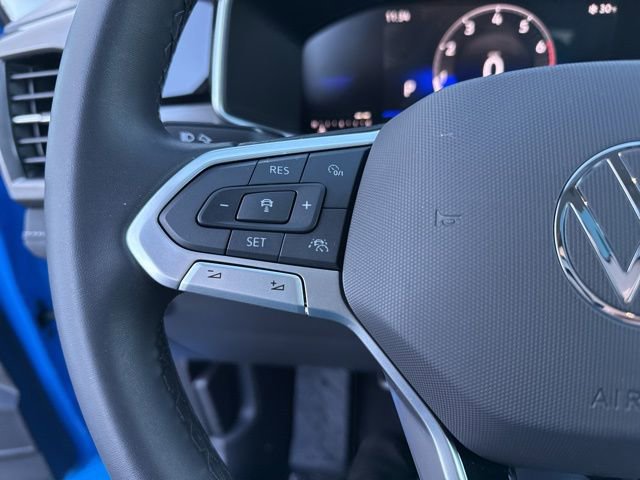 Certified 2025 Volkswagen Taos SE image 13