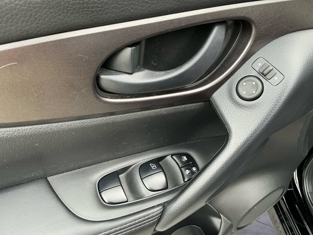 Used 2020 Nissan Rogue Sport S AWD/4WD image 23