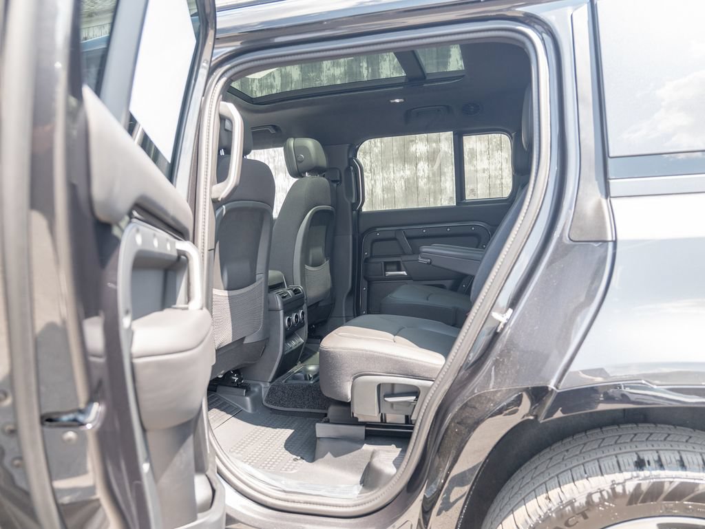 New 2026 Land Rover Defender 130 V8 AWD/4WD image 20