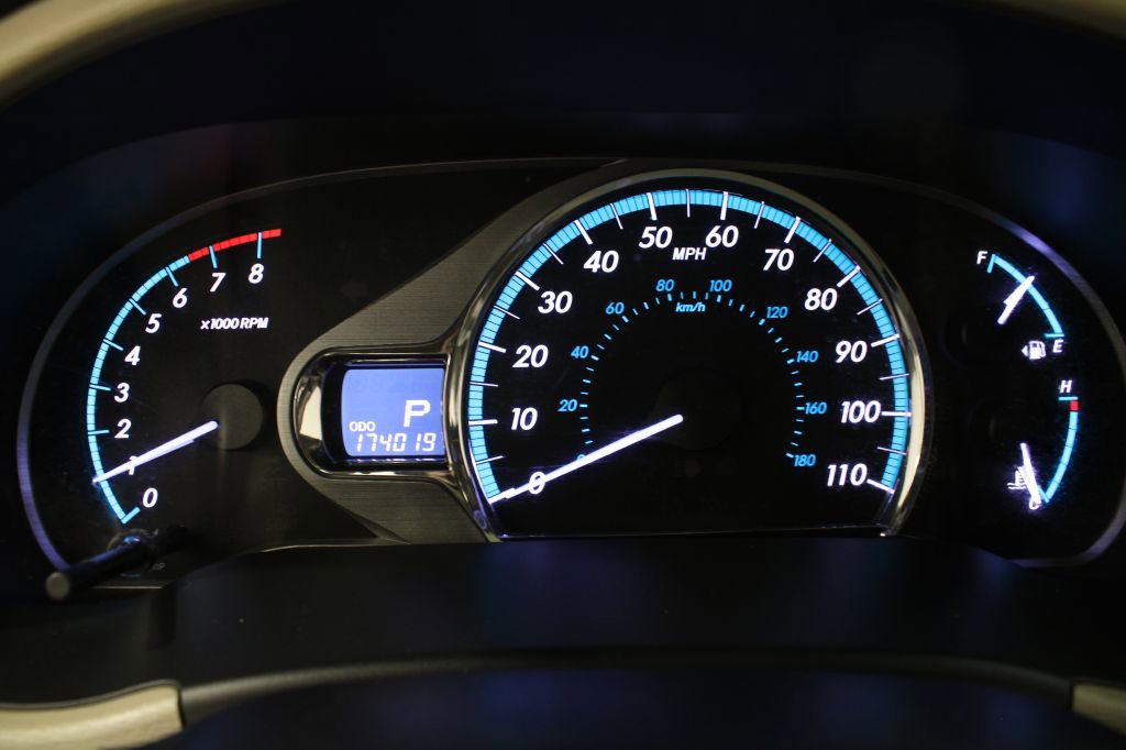 Used 2013 Toyota Sienna XLE image 28