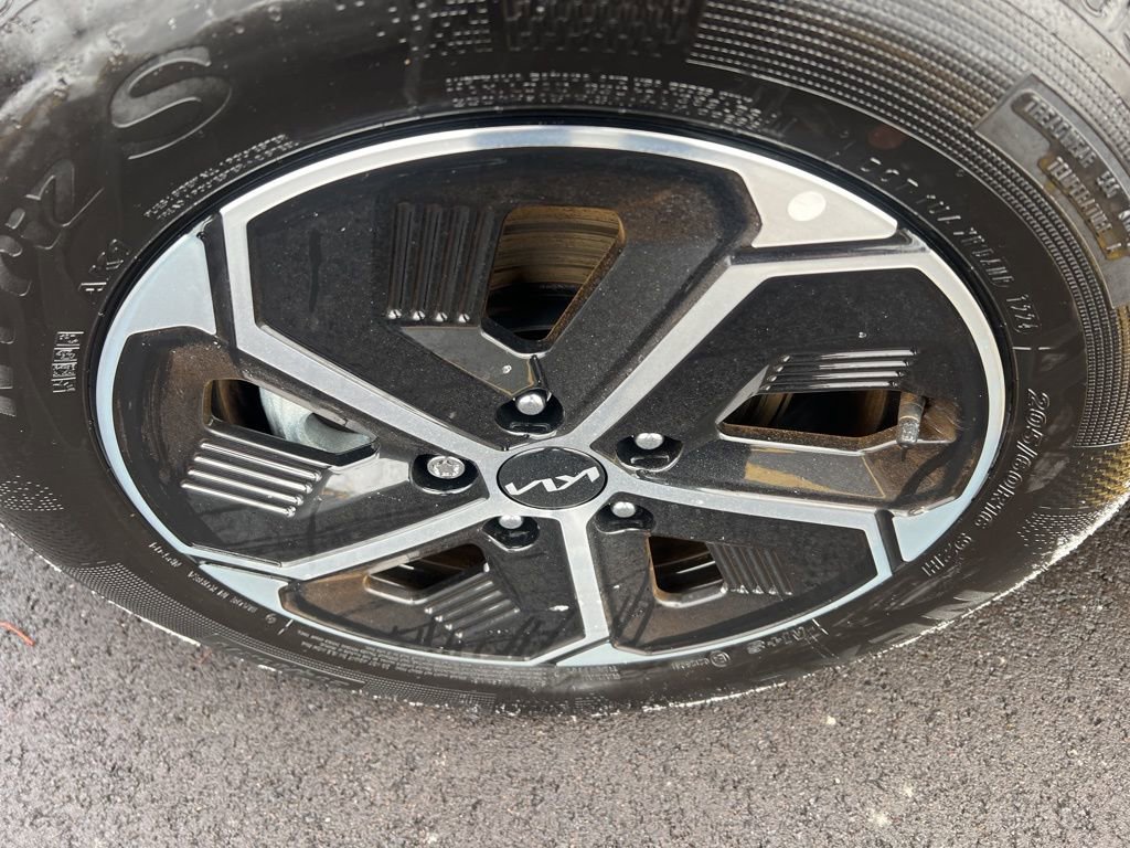 Certified 2024 Kia Niro EX image 45