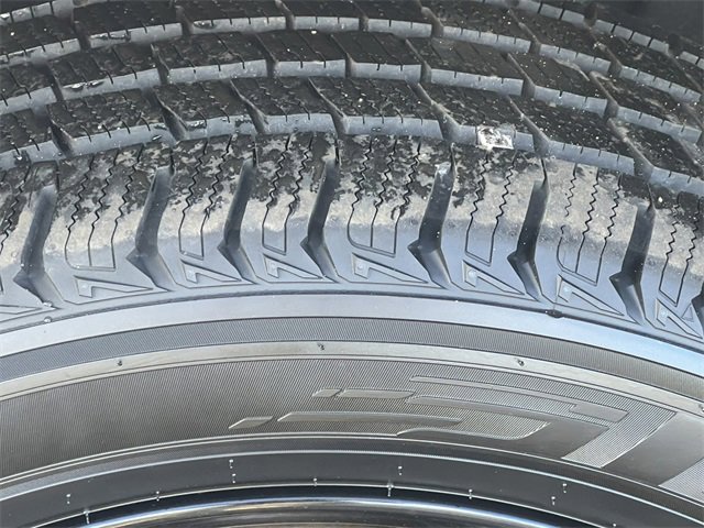 Used 2023 Jeep Grand Cherokee L Laredo image 9