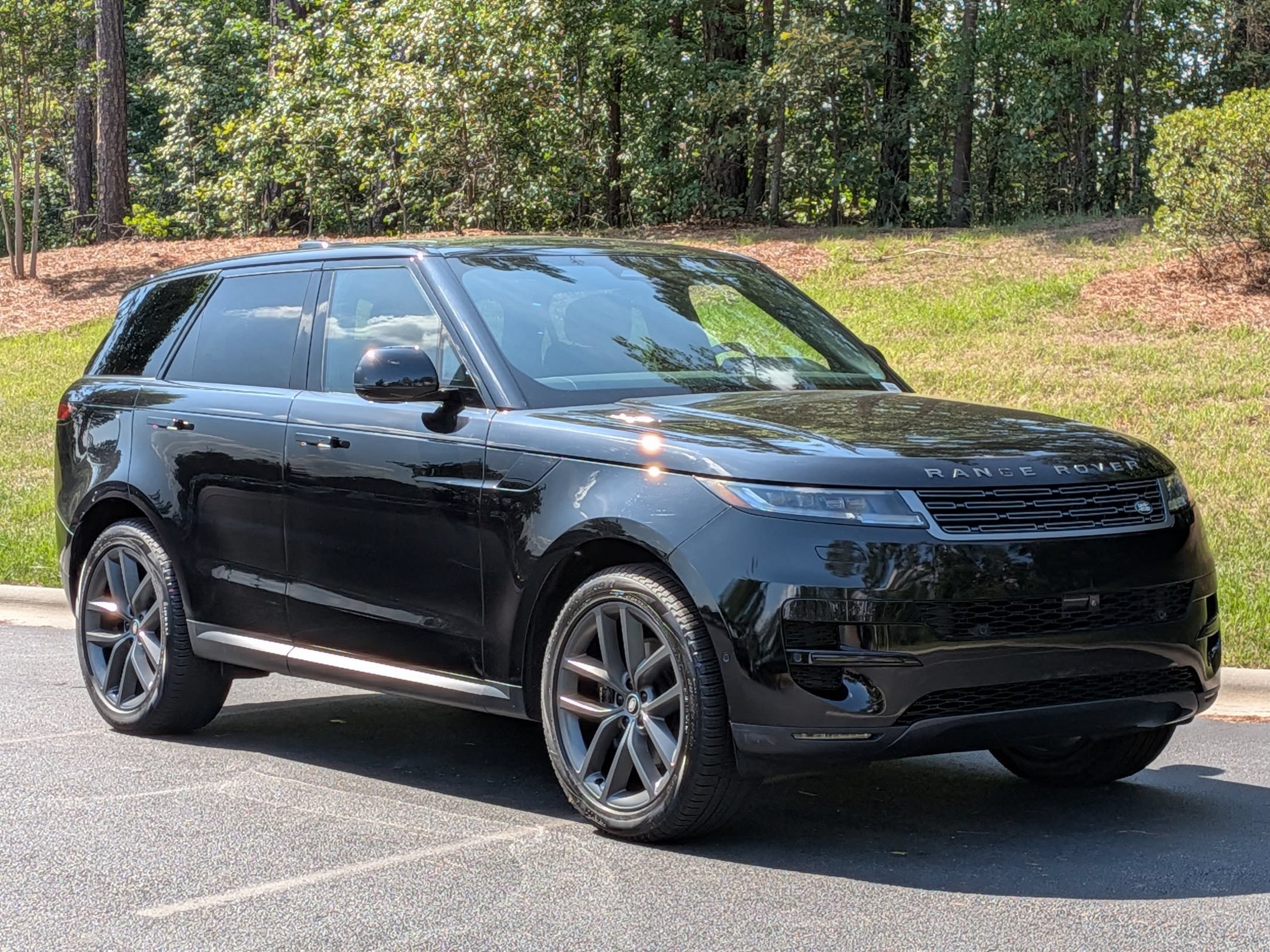 Used 2024 Land Rover Range Rover Sport SE AWD/4WD image 32
