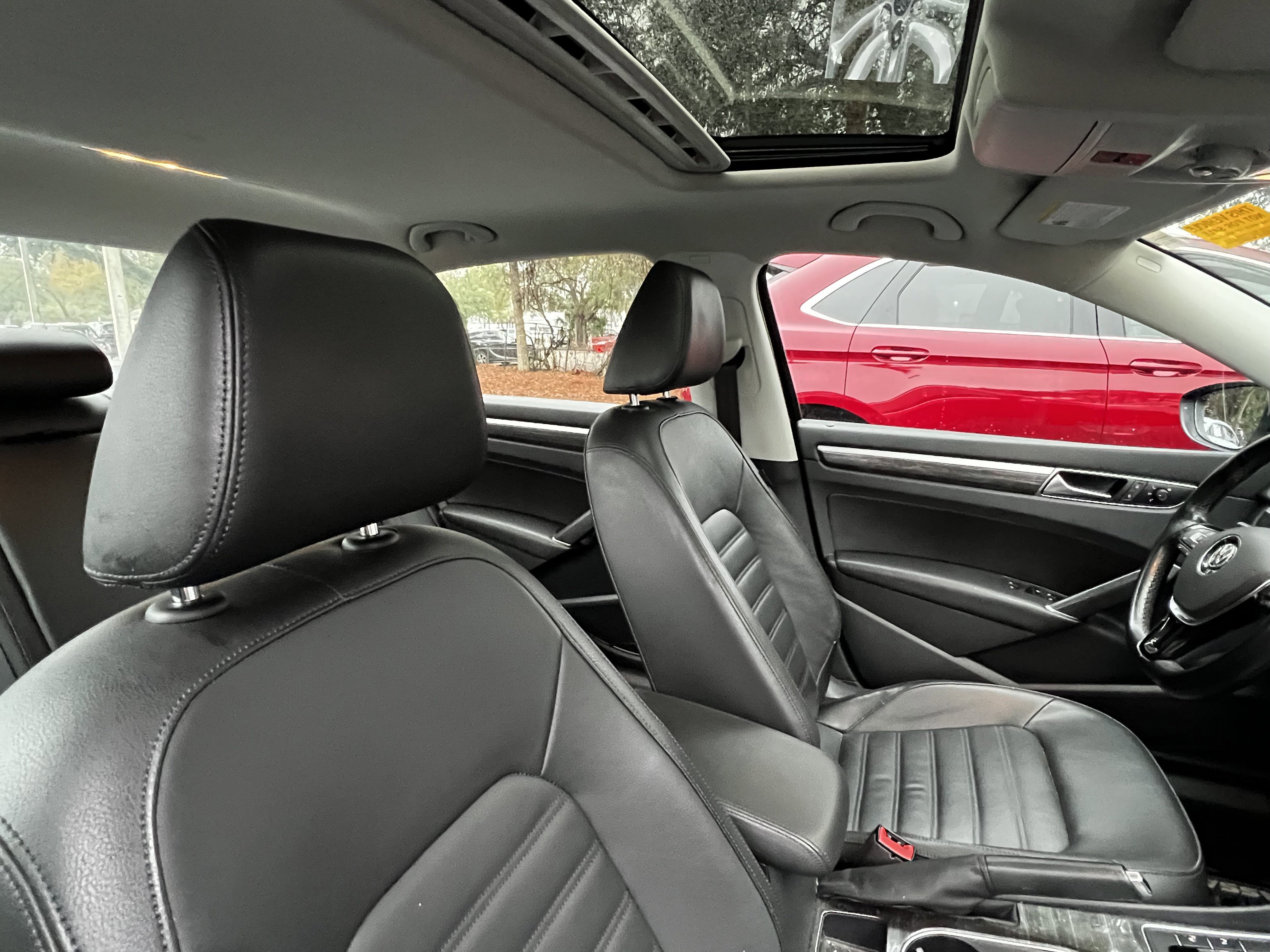 Used 2018 Volkswagen Passat 3.6 SEL Premium image 46