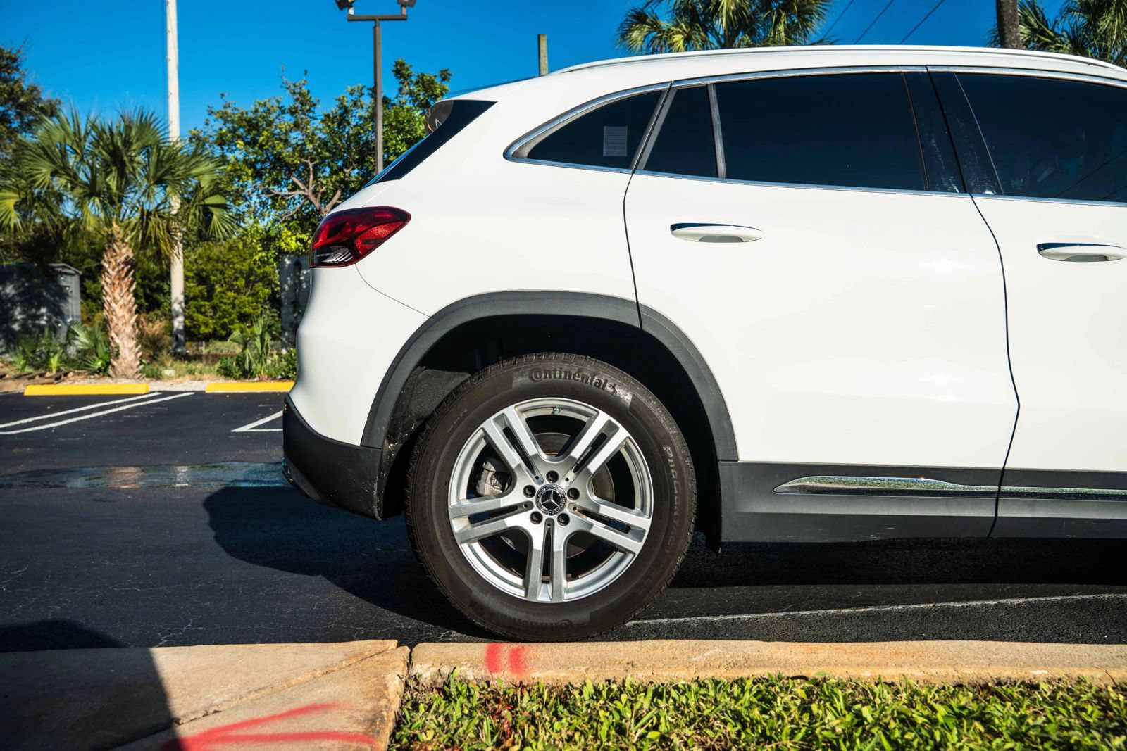 Used 2022 Mercedes-Benz GLA 250 4MATIC w/ Premium Package image 17