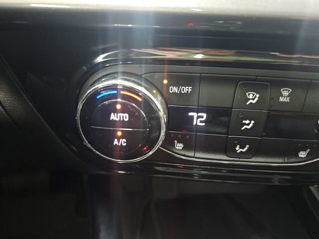 Used 2025 Chevrolet Trax ACTIV w/ Sunroof Package image 9