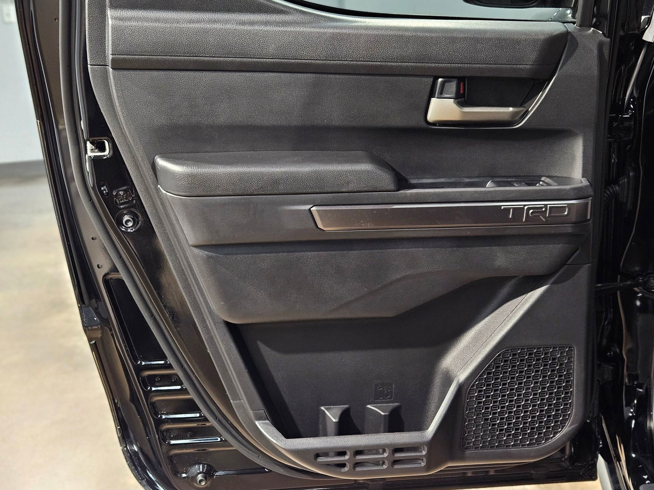 Used 2025 Toyota Tacoma TRD Sport image 33