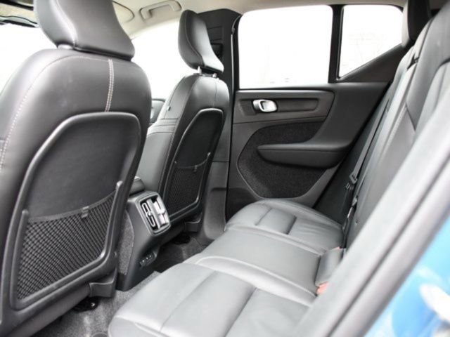 Certified 2025 Volvo XC40 B5 Core AWD/4WD image 15