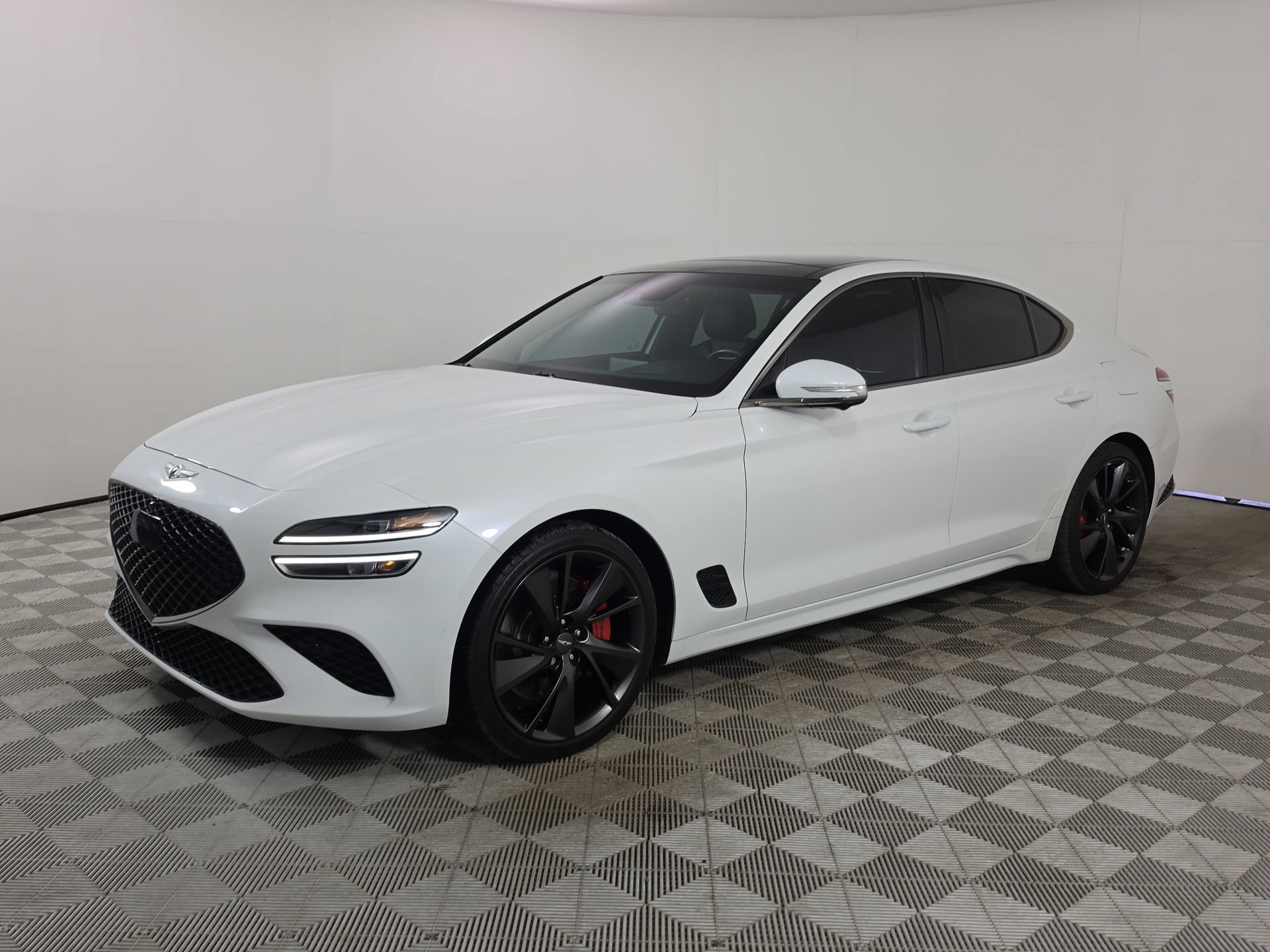 Used 2022 Genesis G70 3.3T RWD image 3