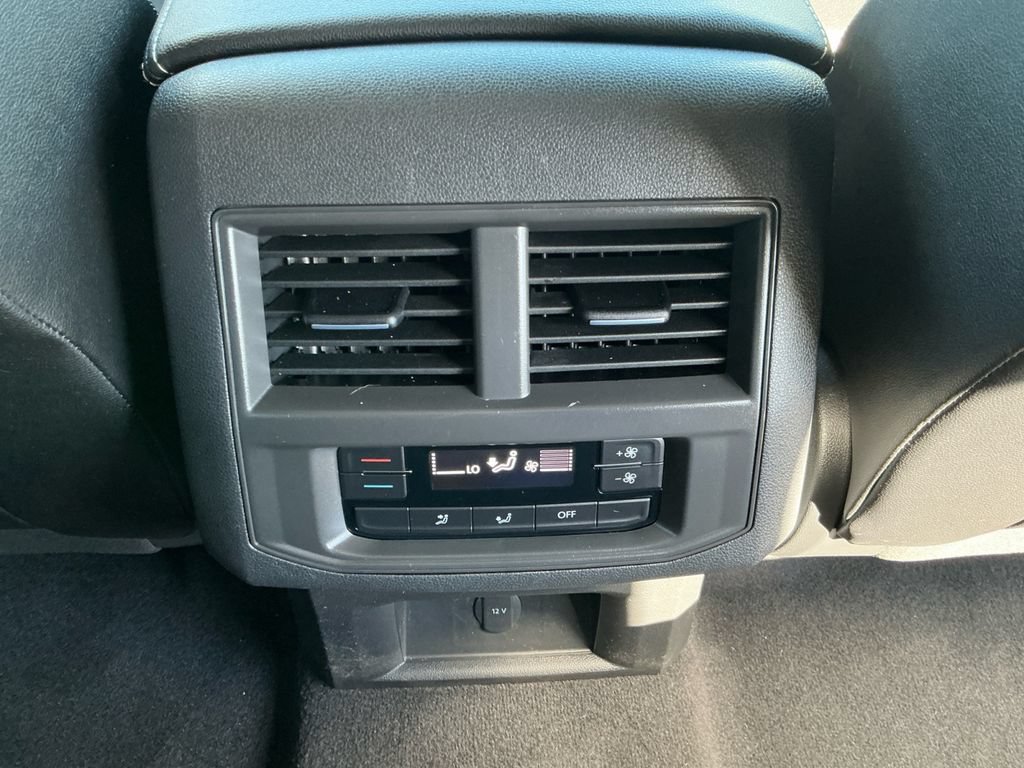 Used 2023 Volkswagen Atlas SE AWD/4WD image 16