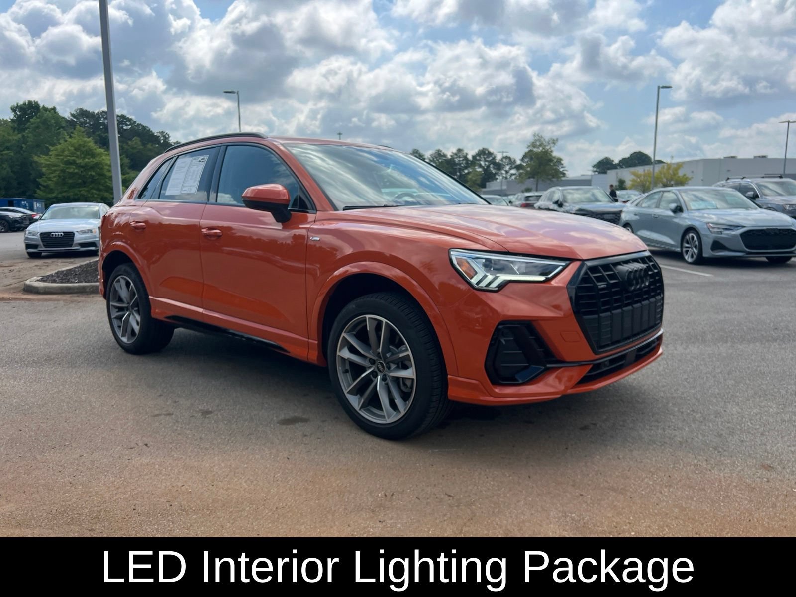 Used 2025 Audi Q3 2.0T Premium w/ Convenience Package AWD/4WD image 3