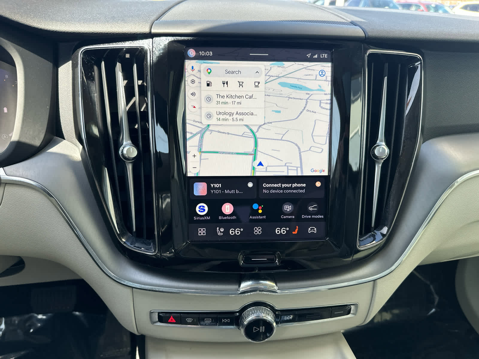 Certified 2024 Volvo XC60 B5 Core AWD/4WD image 16