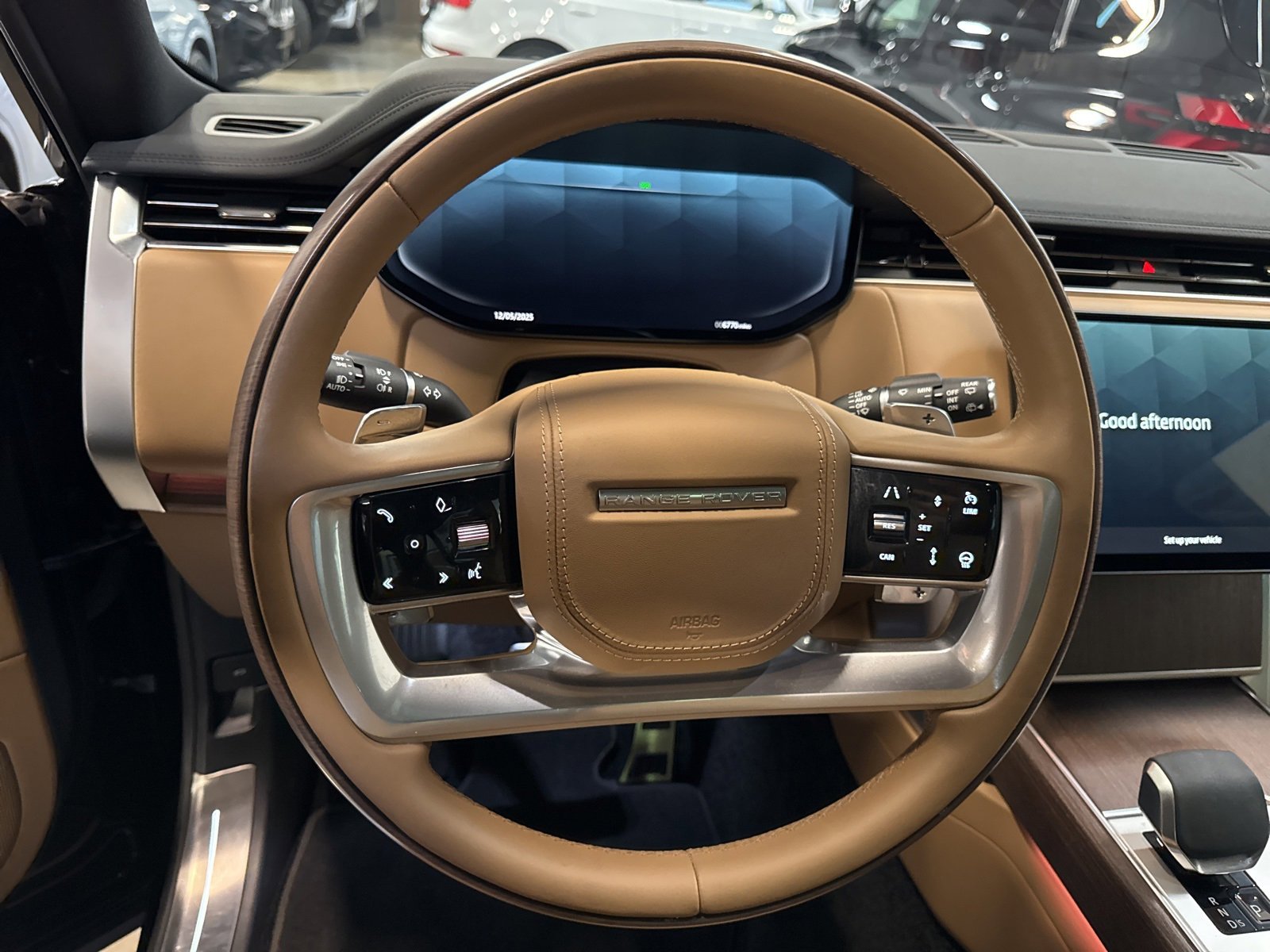 Used 2025 Land Rover Range Rover Long Wheelbase SE image 13