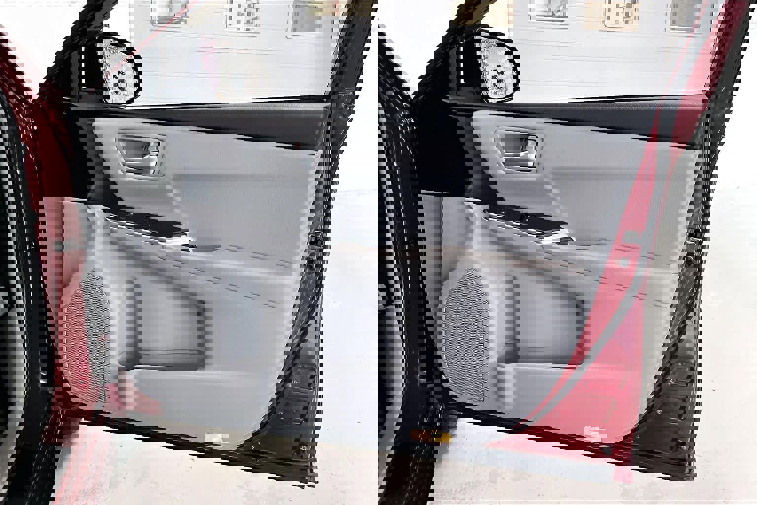 Used 2017 Toyota Camry LE FWD image 25