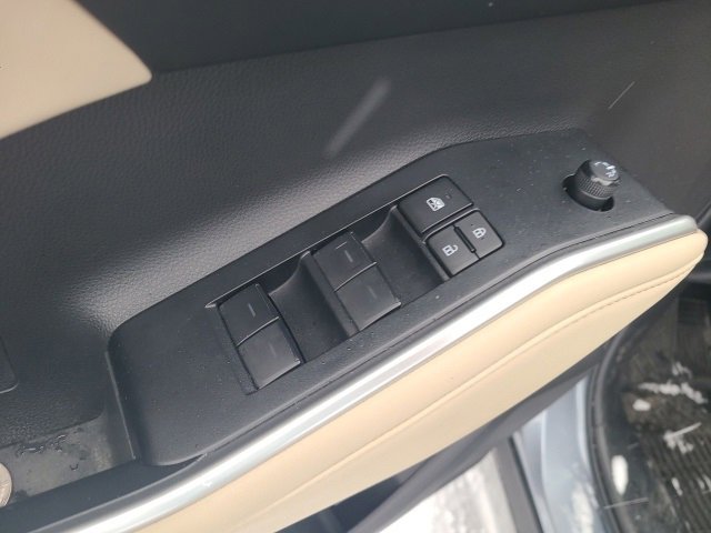 Used 2024 Toyota Highlander XLE image 18