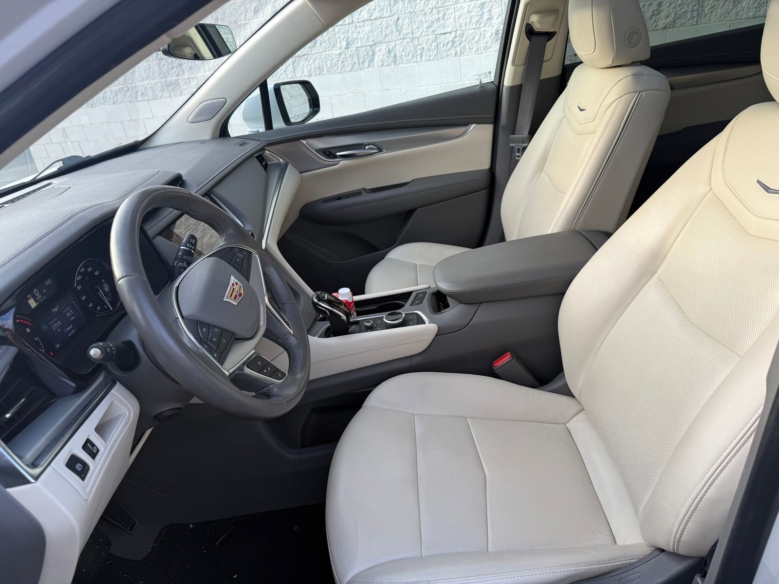 Used 2021 Cadillac XT5 Premium Luxury image 2