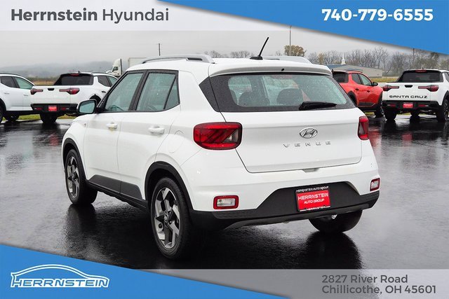 Used 2023 Hyundai Venue SEL image 5