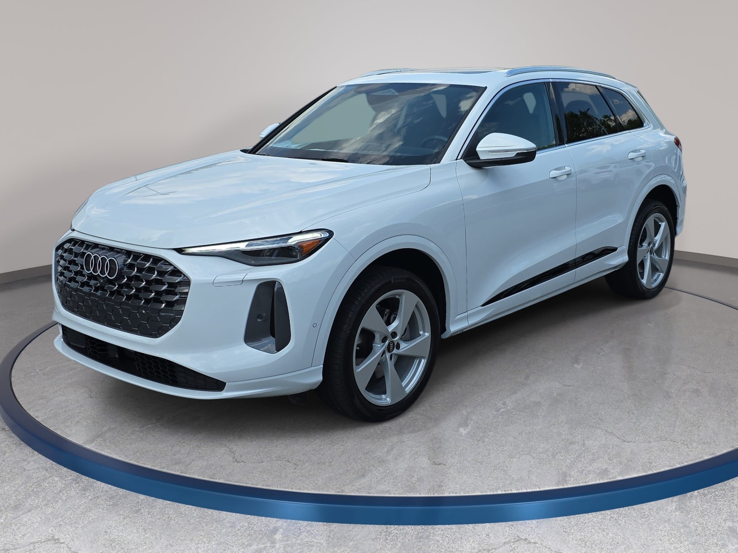Certified 2025 Audi Q5 Premium w/ Premium Plus
