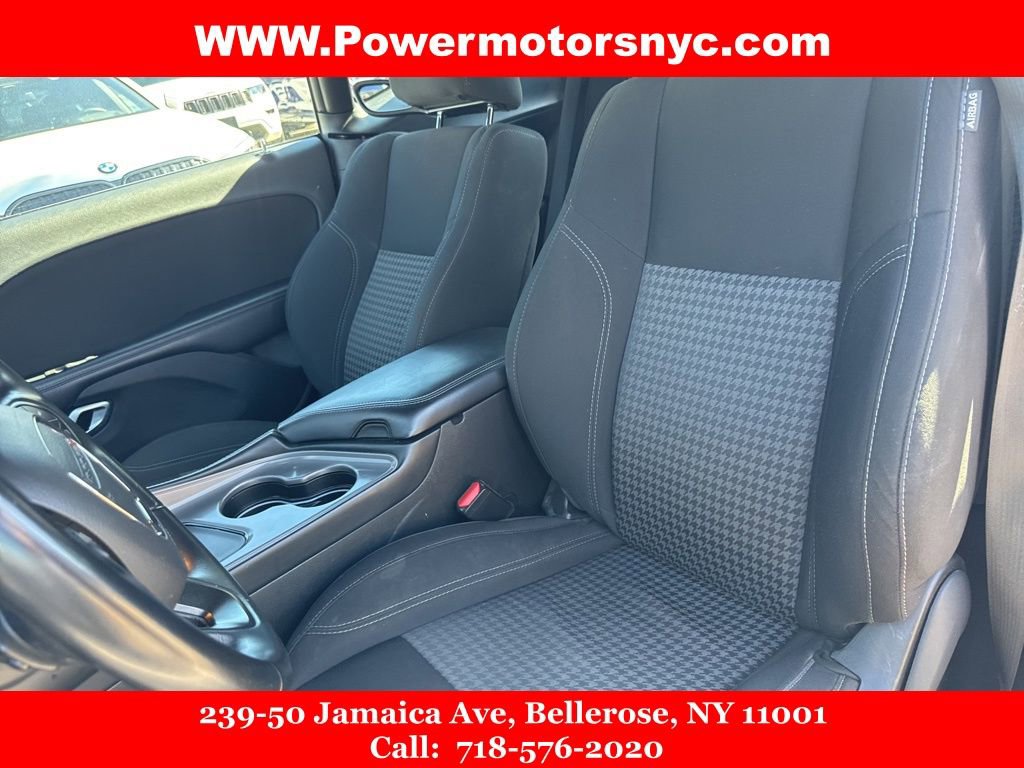 Used 2023 Dodge Challenger SXT image 23