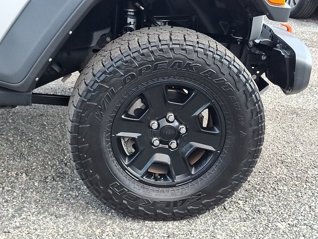 Used 2022 Jeep Gladiator Mojave w/ Cold Weather Group AWD/4WD image 11