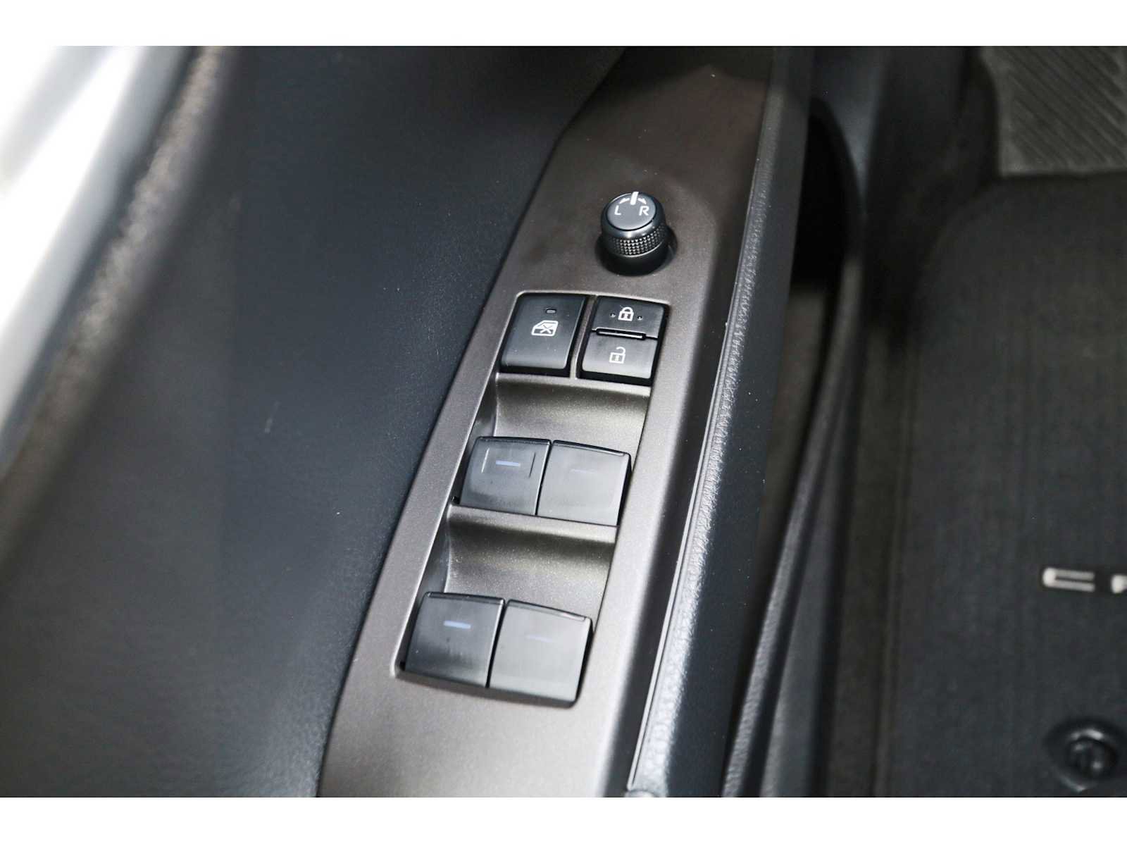 Used 2023 Toyota Camry SE image 20