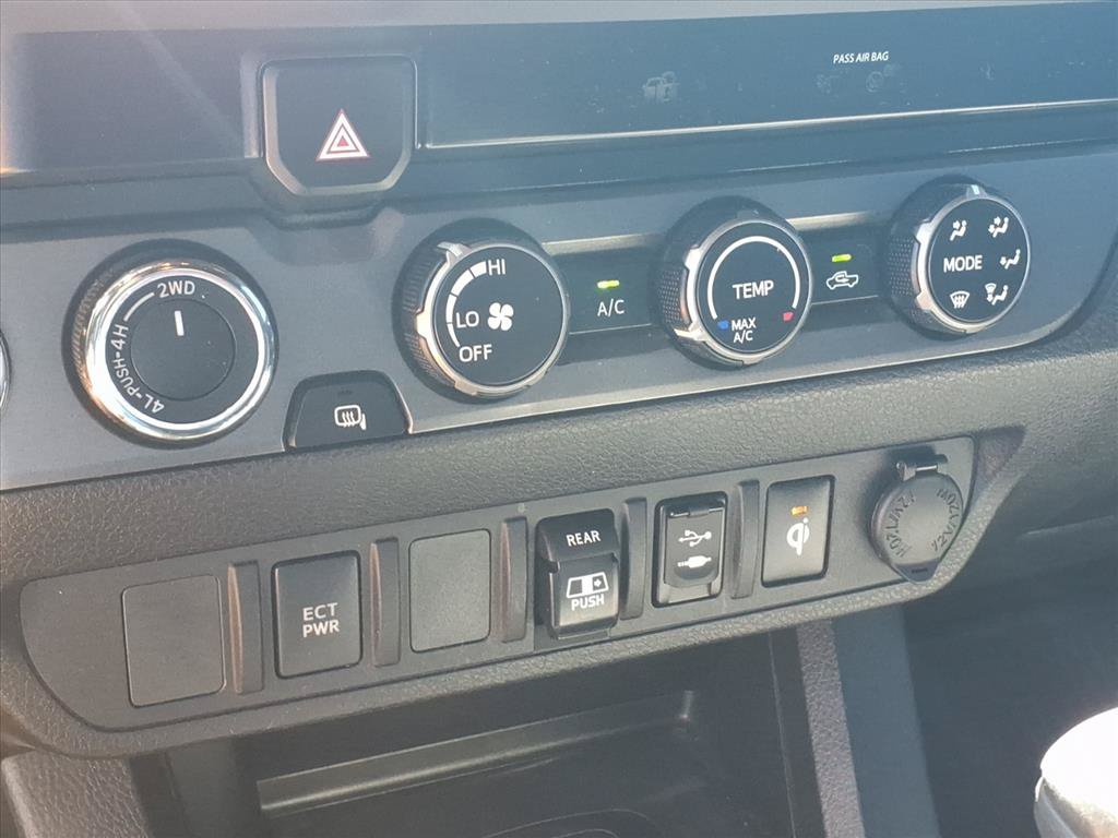 Used 2019 Toyota Tacoma TRD Sport AWD/4WD image 7