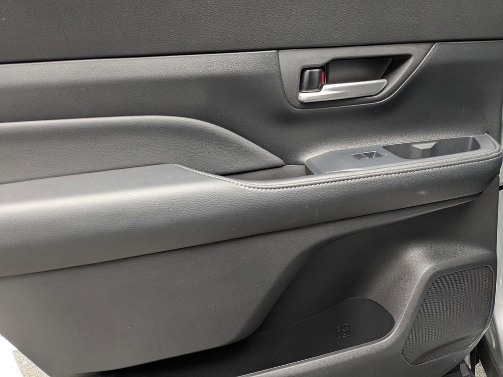 Used 2025 Toyota Grand Highlander XLE image 25