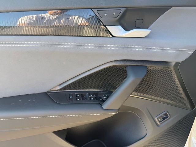 New 2026 Volkswagen Tiguan SE R-Line FWD image 12