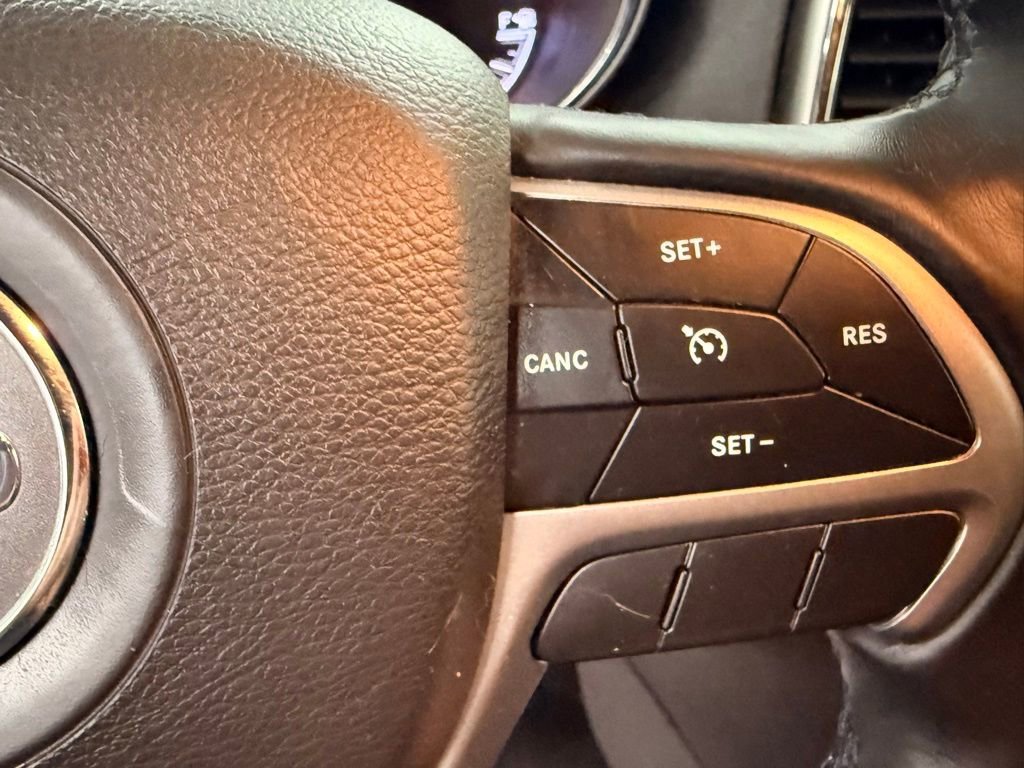 Used 2020 Jeep Grand Cherokee Laredo image 26