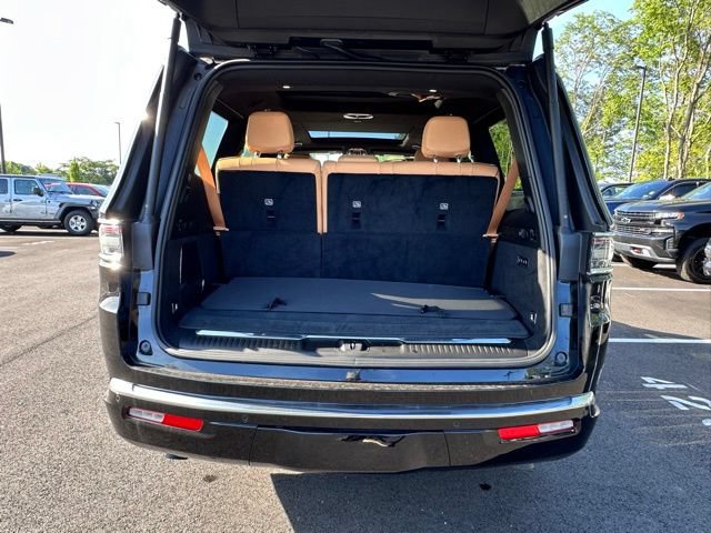 Used 2024 Jeep Grand Wagoneer Series III AWD/4WD image 14