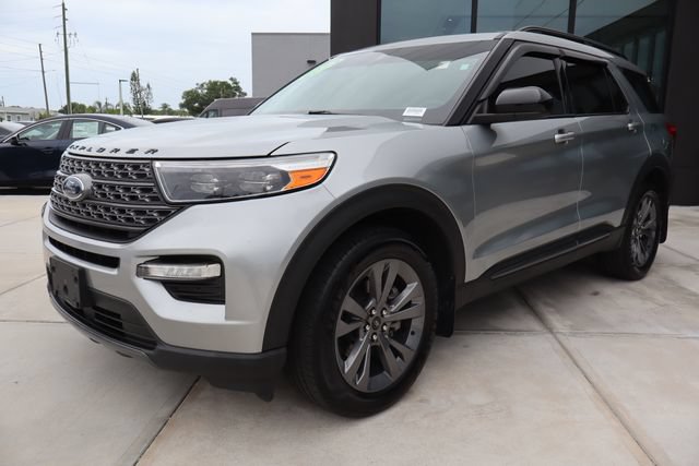 Used 2023 Ford Explorer XLT w/ Equipment Group 202A AWD/4WD image 8