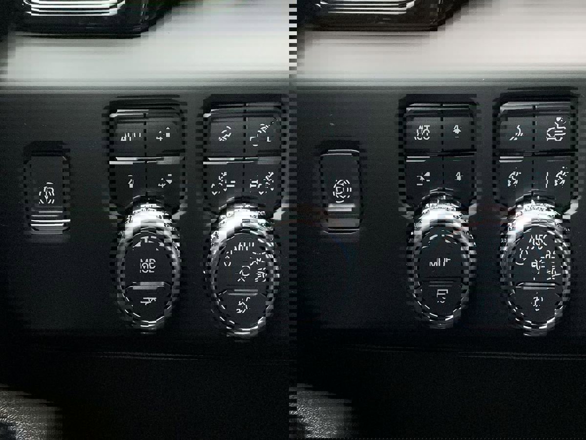 Used 2024 GMC Sierra 1500 AT4 w/ Technology Package image 18