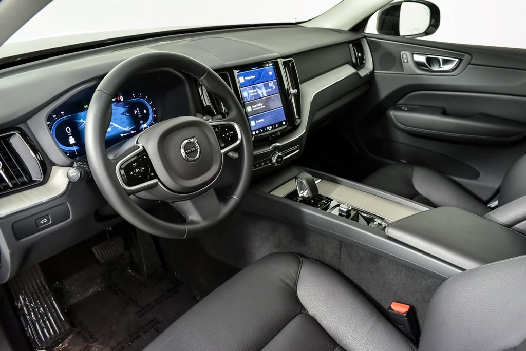 Certified 2025 Volvo XC60 B5 Plus image 6