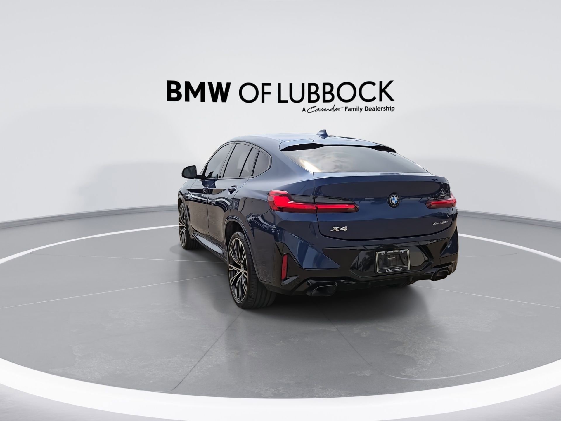 Used 2022 BMW X4 xDrive30i w/ M Sport Package AWD/4WD image 7