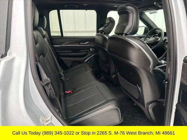 Used 2024 Jeep Grand Cherokee Overland w/ Advanced Protech Group III image 42