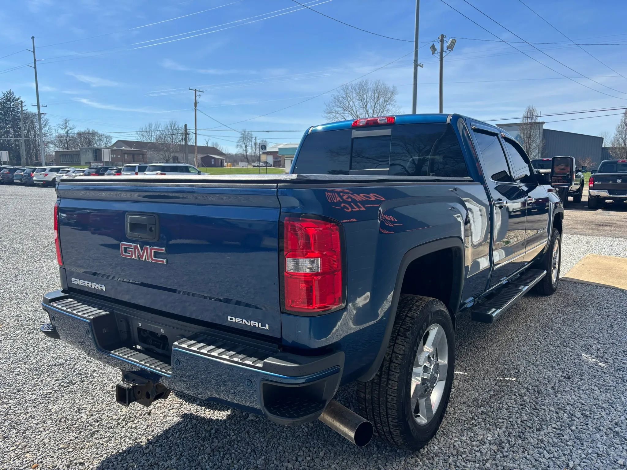 Used 2016 GMC Sierra 2500 Denali w/ Duramax Plus Package AWD/4WD image 5