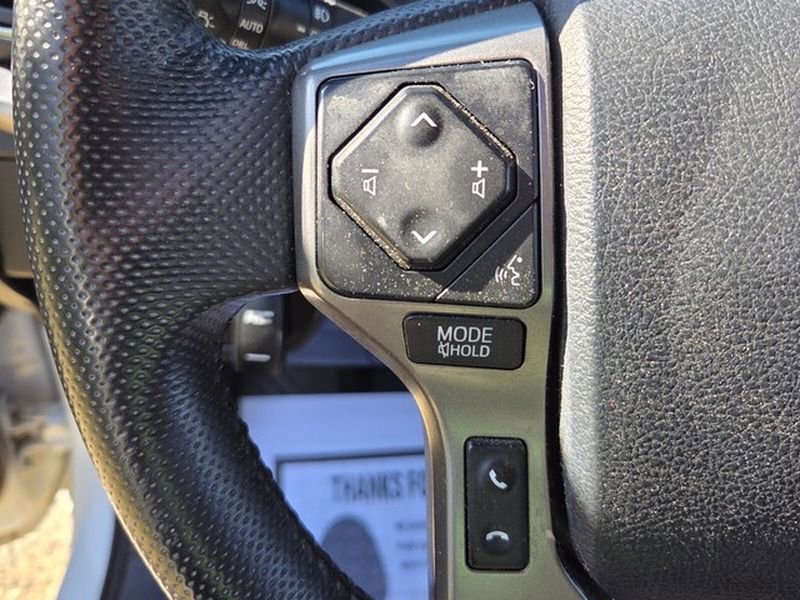 Used 2016 Toyota Tacoma Limited w/ Towing Package image 25