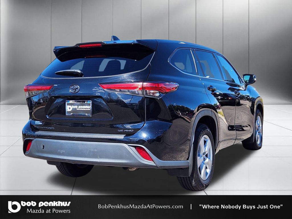 Used 2021 Toyota Highlander LE AWD/4WD image 25