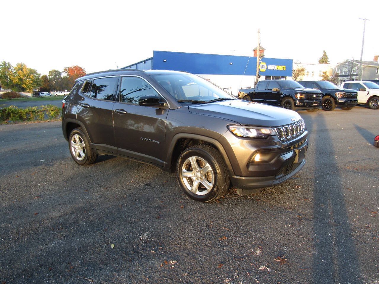 Used 2024 Jeep Compass Latitude AWD/4WD image 33