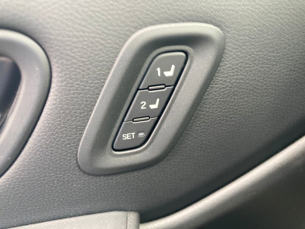 Used 2025 Honda Pilot TrailSport image 31