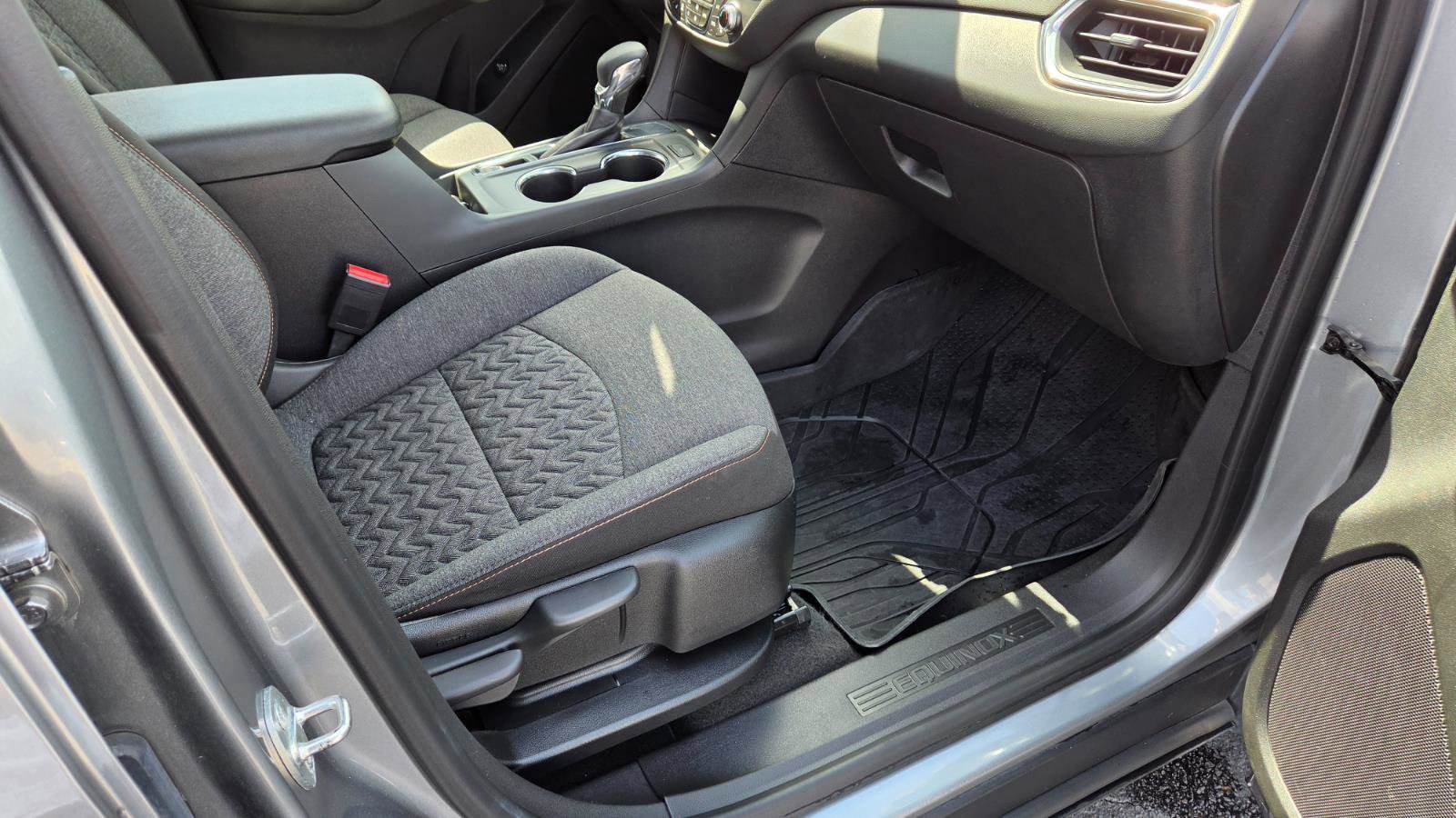 Used 2023 Chevrolet Equinox LT image 37